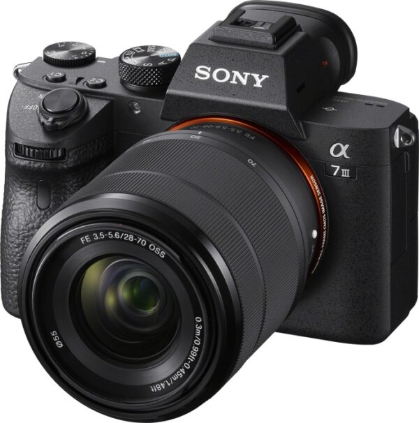 Sony Alpha 7 III | Spiegellose Vollformat-Kamera mit Sony 28-70 mm f/3.5-5.6 Zoom-Objektiv ( Schneller 0,02s AF, optische 5-Achsen-Bildstabilisierung, 4K HLG Videoaufnahmen, große Akkukapazität)