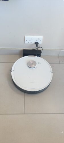 ECOVACS DEEBOT T9 Roboterstaubsauger mit Wischfunktion, 3000 PA, 3D-Hinderniserkennung, Saugroboter mit 175 min Akku, Alexa, weiß photo review